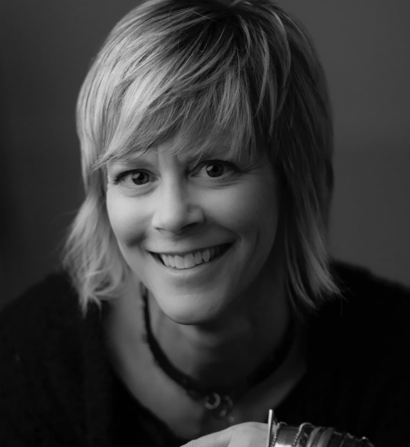 Headshot of Sue Contini