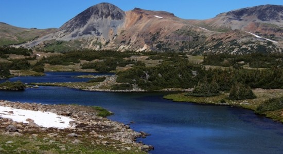 The spectacular Rainbow Range near Tweedsmuir Park Lodge